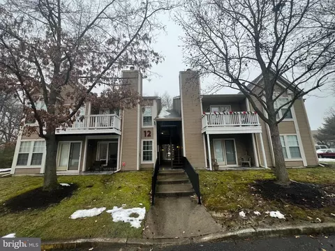132 Kenwood, Sicklerville, NJ 08081