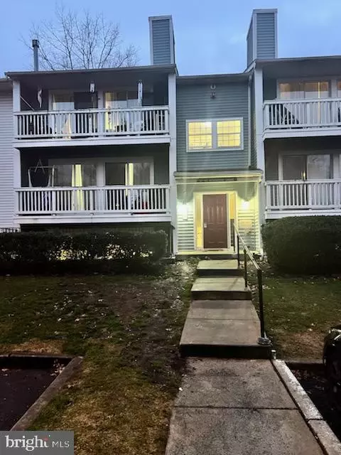37 Kenwood Dr, Sicklerville, NJ 08081