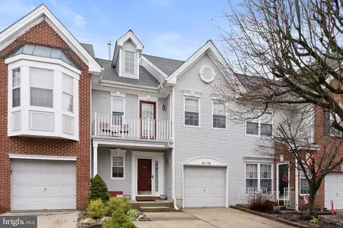 55 La Costa Dr, Blackwood, NJ 08012