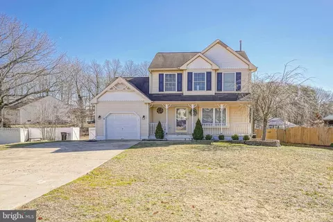 8 Willow Ct, Sicklerville, NJ 08081