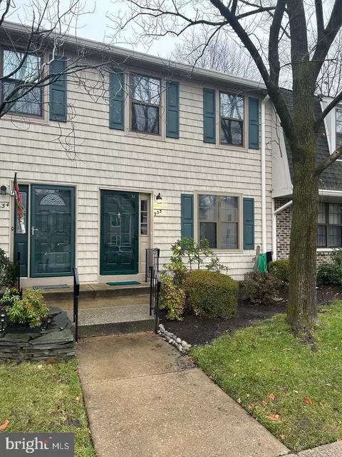 933 Kings Croft, Cherry Hill, NJ 08034