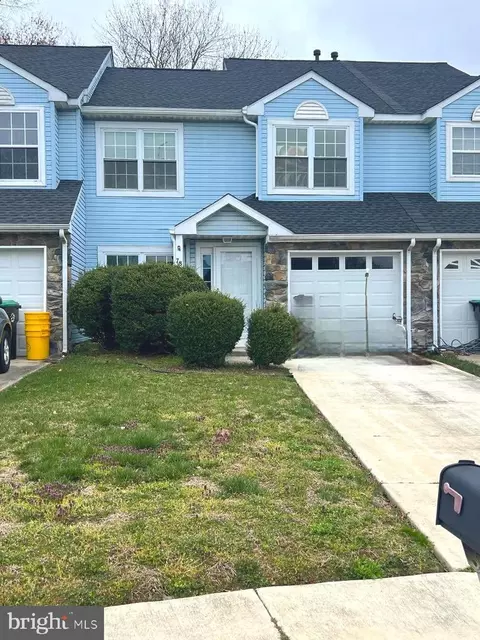 78 Pondview Ln, Sicklerville, NJ 08081