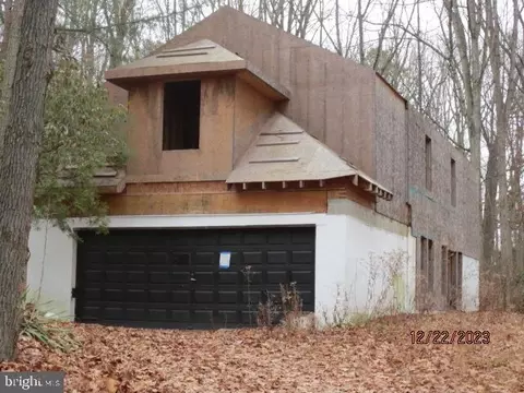2294 Peter Cheeseman Rd, Sicklerville, NJ 08081