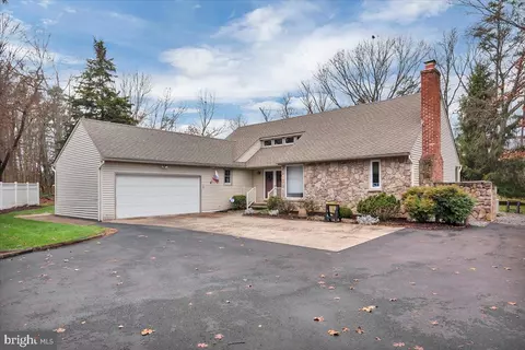 341 Front St, Atco, NJ 08004