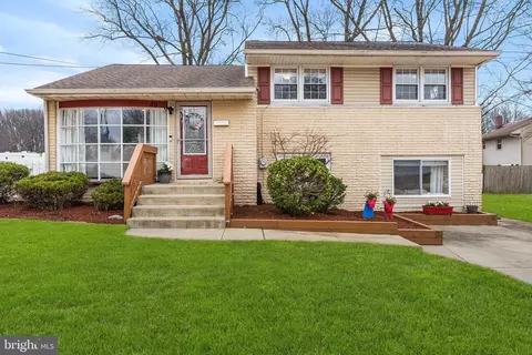 35 Scheina Ln, Barrington, NJ 08007