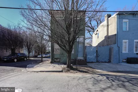 821 S 9th St, Camden, NJ 08103