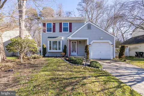 5 Leanne Dr, Sicklerville, NJ 08081