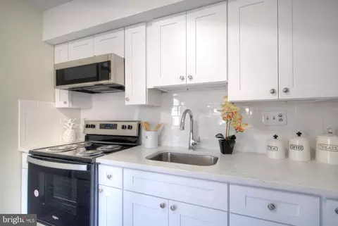 Kitchen - 703 Elm Ave, Lindenwold, NJ 08021 photo 2 of 4