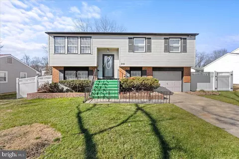 516 Hemmings Way, Lawnside, NJ 08045