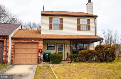 12 Hampton Gate Dr, Sicklerville, NJ 08081