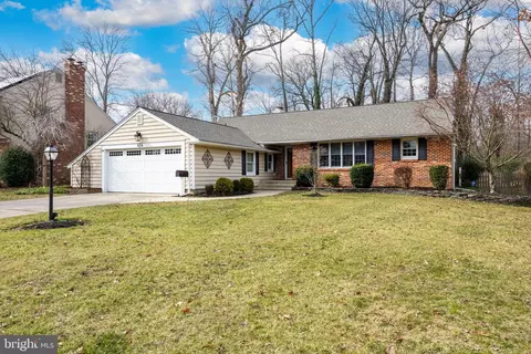 424 Covered Bridge Rd, Cherry Hill, NJ 08034