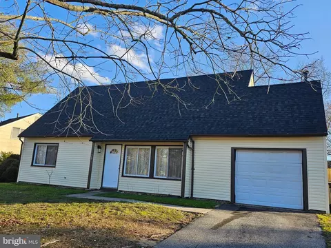 29 Peoria Ln, Sicklerville, NJ 08081
