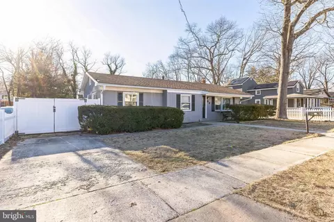 84 E Woodburn Ave, Pine Hill, NJ 08021