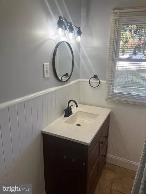 Bath - 112 11th Ave, Glendora, NJ 08029 photo 2 of 3