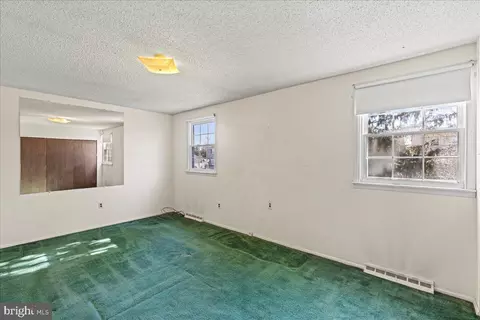 Bedroom - 14 Spring Hill Dr, Clementon, NJ 08021 photo 3 of 4