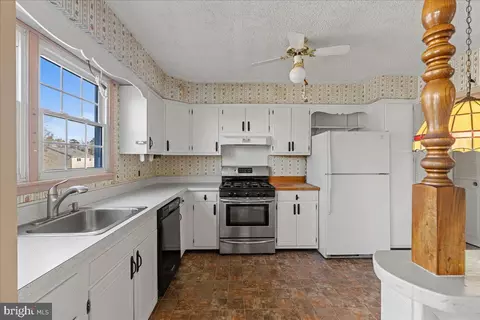 Kitchen - 14 Spring Hill Dr, Clementon, NJ 08021 photo 1 of 1