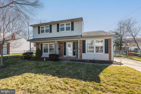 8 W Harvard Ave, Stratford, NJ 08084