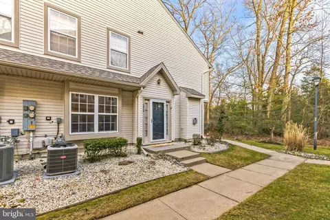 2505 Beacon Hill Dr, Sicklerville, NJ 08081