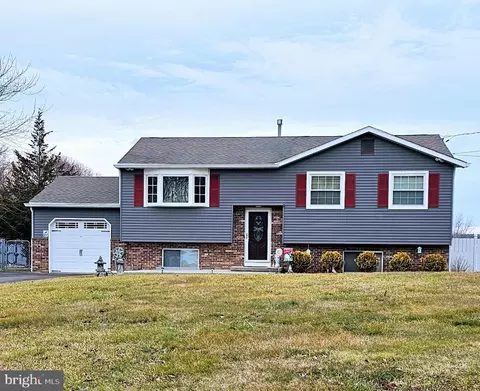 53 Waterford Rd, Hammonton, NJ 08037