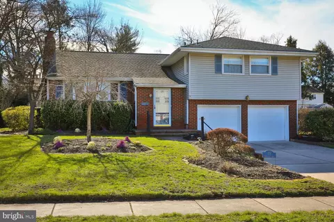 119 Hedgerow Dr, Cherry Hill, NJ 08002