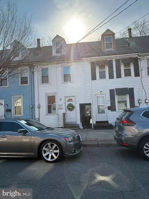 148 S Burlington St, Gloucester City, NJ 08030