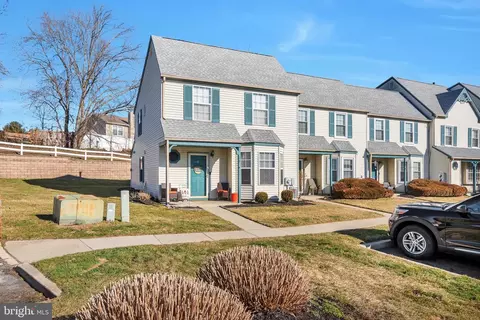 34 Knoll Dr, Blackwood, NJ 08012