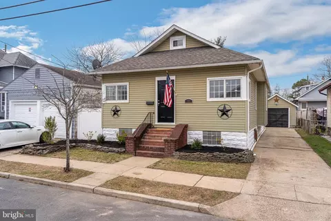 137 Hickman Ave, Gloucester City, NJ 08030