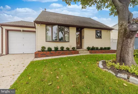 30 Lincoln Ave, Sicklerville, NJ 08081