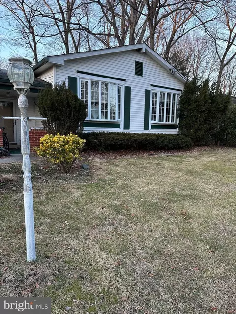 10 Windgate Rd, Cherry Hill, NJ 08003