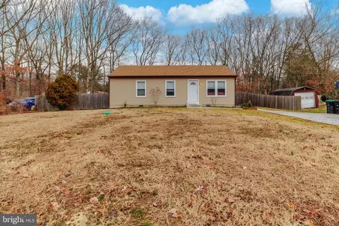 3 Pin Oak Dr, Atco, NJ 08004