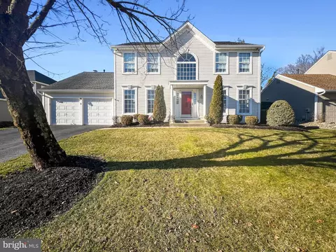 9 Red Bank Dr, Sicklerville, NJ 08081
