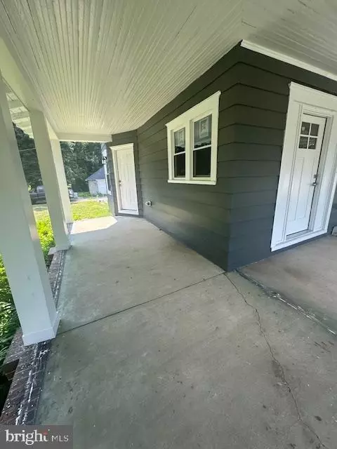 Exterior - 401 Laurel Rd Laurel, Laurel Springs, NJ 08021 photo 4 of 8