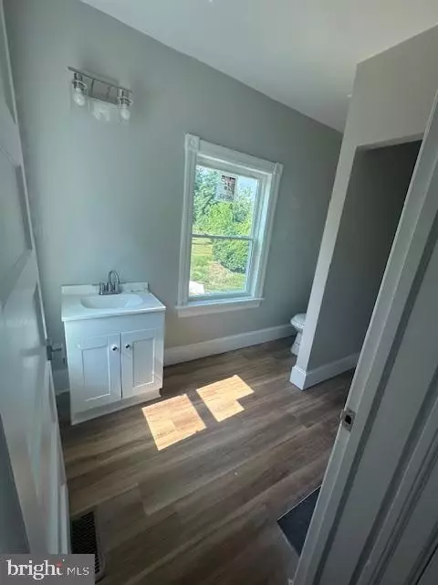 Entry Way - 401 Laurel Rd Laurel, Laurel Springs, NJ 08021 photo 8 of 11