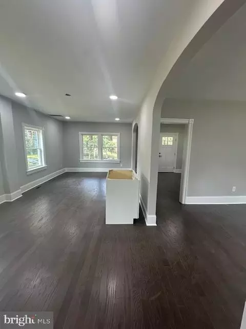 Entry Way - 401 Laurel Rd Laurel, Laurel Springs, NJ 08021 photo 7 of 11