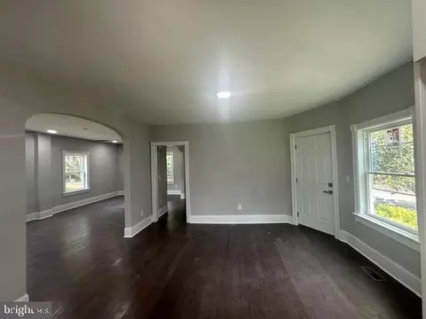 Living - 401 Laurel Rd Laurel, Laurel Springs, NJ 08021 photo 2 of 3
