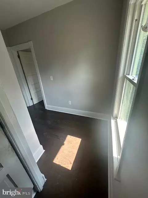 Entry Way - 401 Laurel Rd Laurel, Laurel Springs, NJ 08021 photo 3 of 11