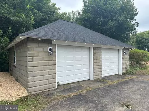Exterior - 401 Laurel Rd Laurel, Laurel Springs, NJ 08021 photo 6 of 8