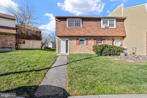 102 La Cascata, Clementon, NJ 08021
