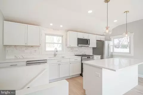 Kitchen - 1036 Crest Rd, Pine Hill, NJ 08021 photo 3 of 8