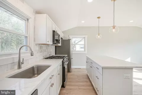 Kitchen - 1036 Crest Rd, Pine Hill, NJ 08021 photo 5 of 8
