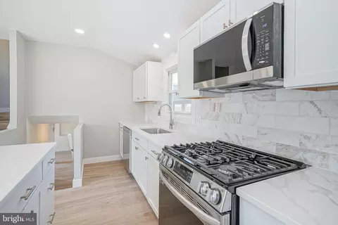 Kitchen - 1036 Crest Rd, Pine Hill, NJ 08021 photo 6 of 8