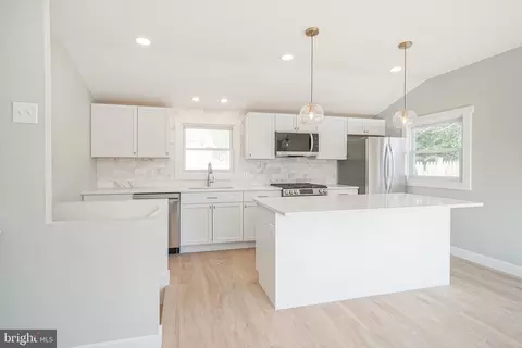 Kitchen - 1036 Crest Rd, Pine Hill, NJ 08021 photo 2 of 8