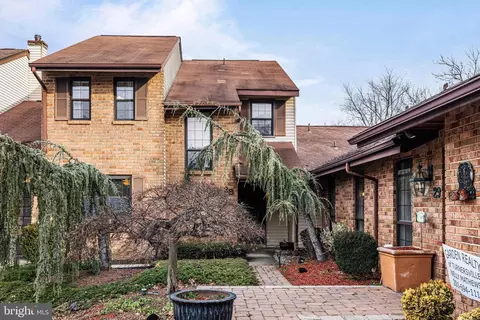 28 Lafayette Ln, Cherry Hill, NJ 08003