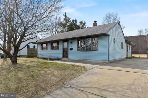 478 Windsor Dr, Bellmawr, NJ 08031