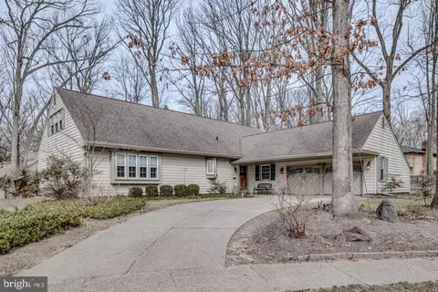 10 Wexford Ct, Cherry Hill, NJ 08003