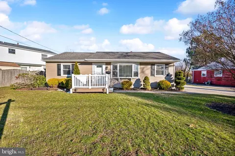 2 Bucknell Ave, Stratford, NJ 08084