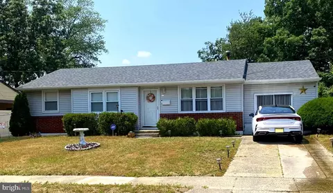 24 S Club Rd, Pine Hill, NJ 08021