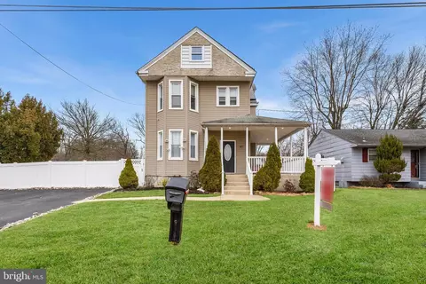 43 Oak Ave, Blackwood, NJ 08012