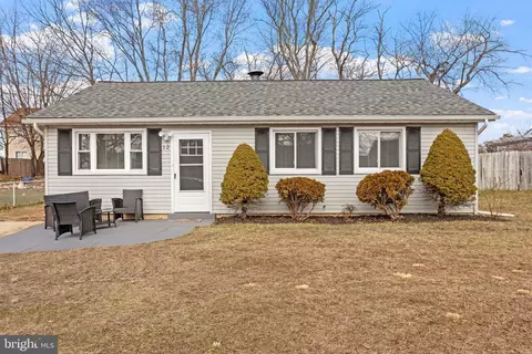 12 Highland Ave, Sicklerville, NJ 08081