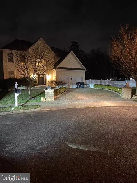 121 Summerbrooke Ct, Sicklerville, NJ 08081